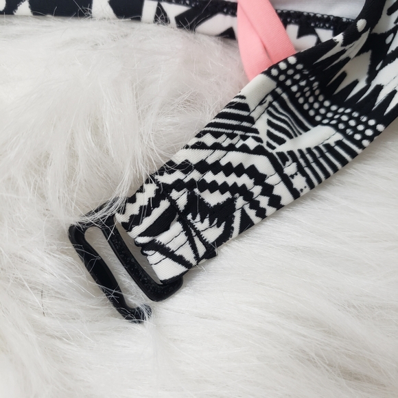 Xhilaration double strap criss cross bandeau top - Picture 7 of 8